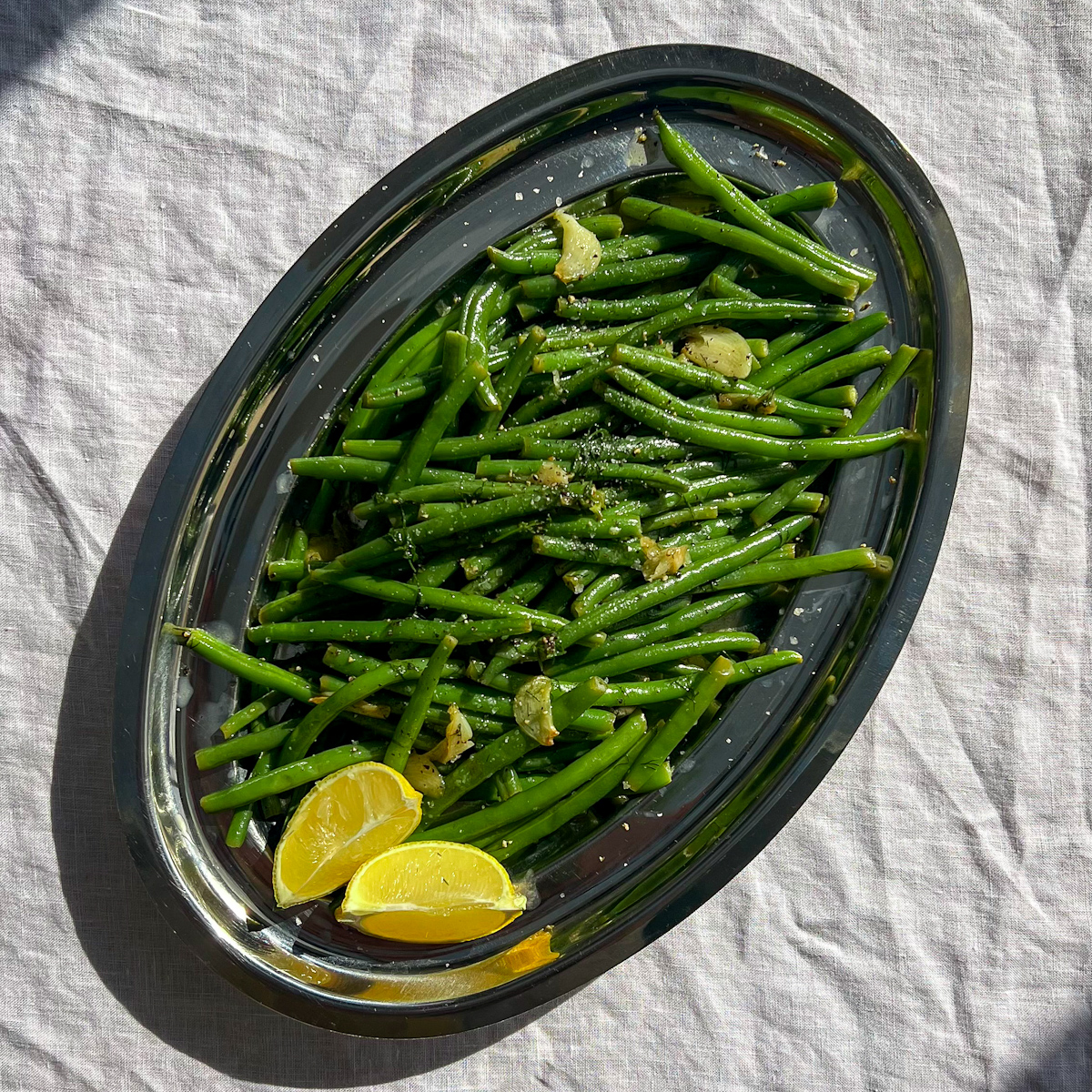 Garlic butter green beans tossed with fresh dill and lemon
